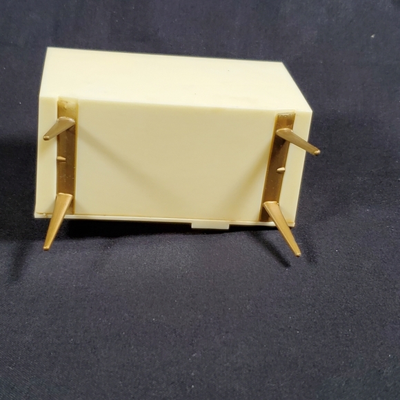 Vintage 1950's TV Salt and Pepper Shakers - Picture 5 of 10